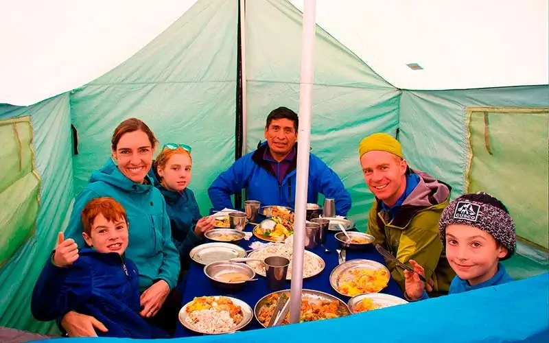 Food Buffet Lares Trek Machupicchu-Local Trekkers Peru
