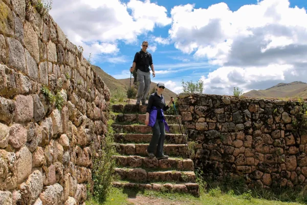 Choose the Perfect Hiking Boots/Shoes for Your Trip!