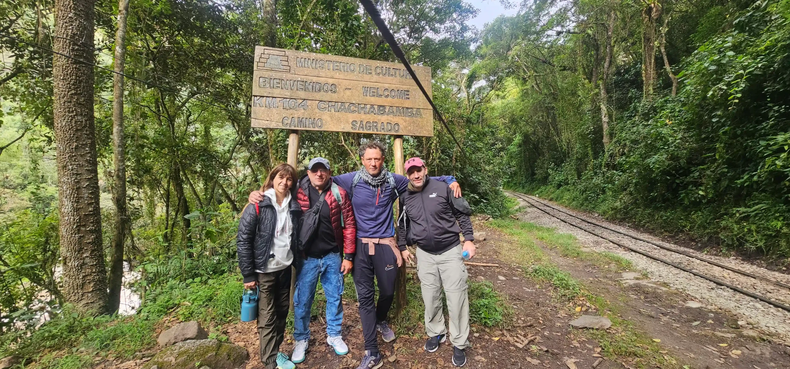 inicio camino inca corto km 104 chachabamba cuscoperu