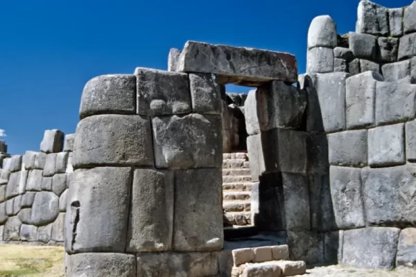 Que voir à Sacsayhuaman ? Guide complet pour visiter ce lieu mystérieux à Cusco