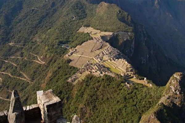 Huayna Picchu vs Montagne Machu Picchu : Lequel choisir ?